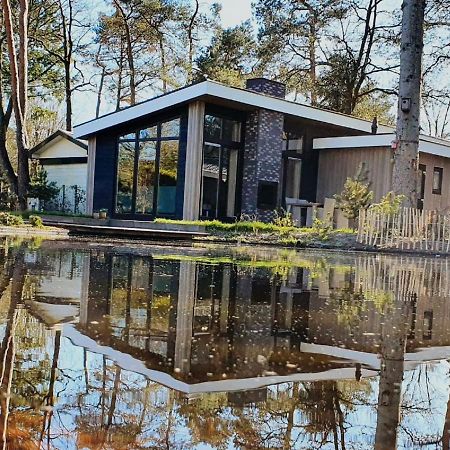 הוילה הונדרלו Cozy Chalet With A Jetty Nearby De Veluwe מראה חיצוני תמונה